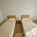 Casa Familiar * Τορεβιέχα