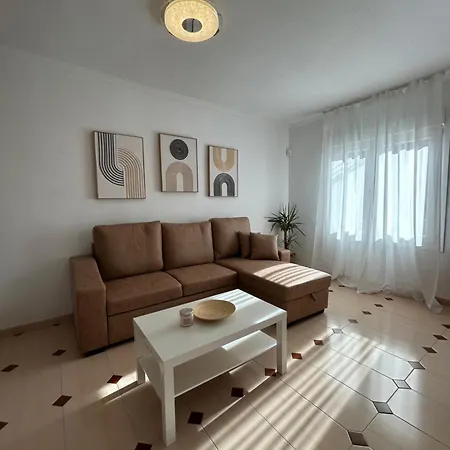 Casa Familiar Τορεβιέχα